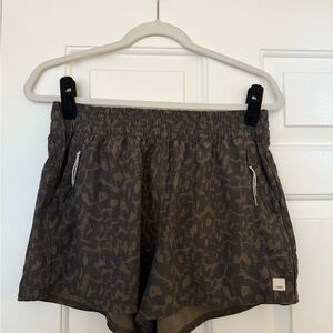 Vuori Brown Athletic Shorts Relaxed Fit